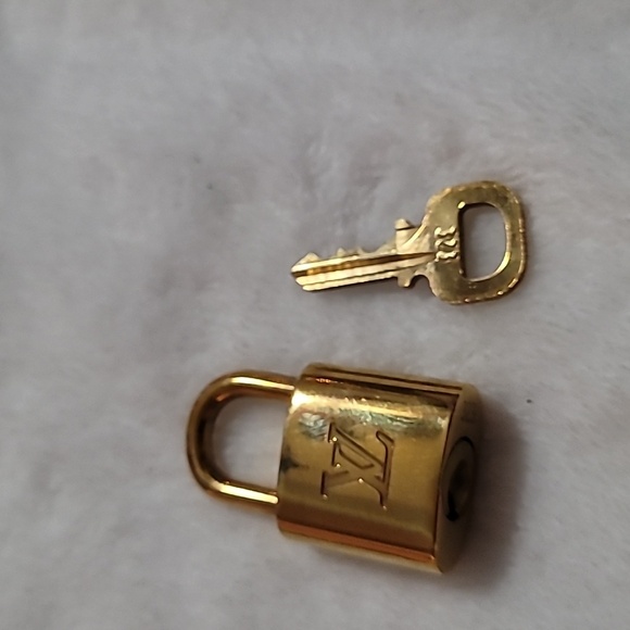 Authentic Louis Vuitton Lock & Key w unbranded chain - Picture 3 of 7